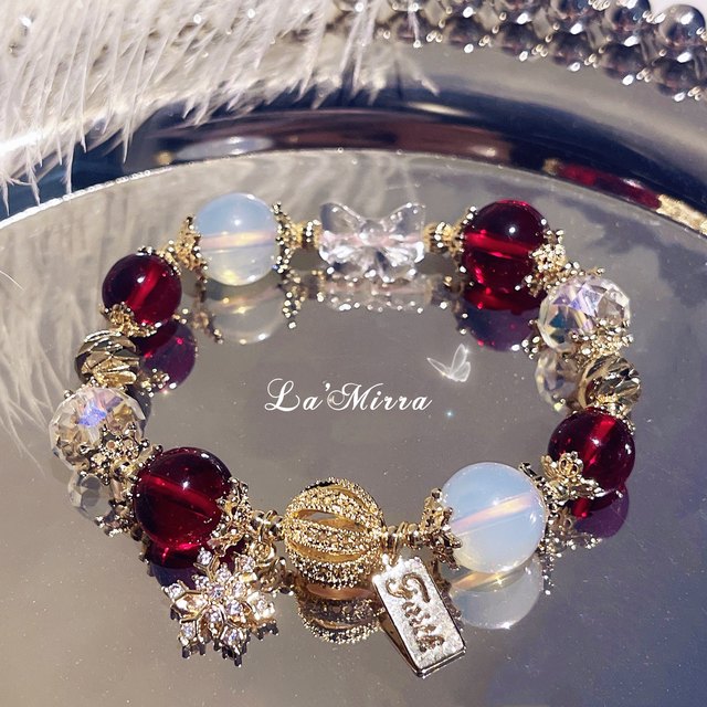 
ins Christmas winter snowflake natural wine red garnet white crystal opal protein bracelet design bracelet New Year gift