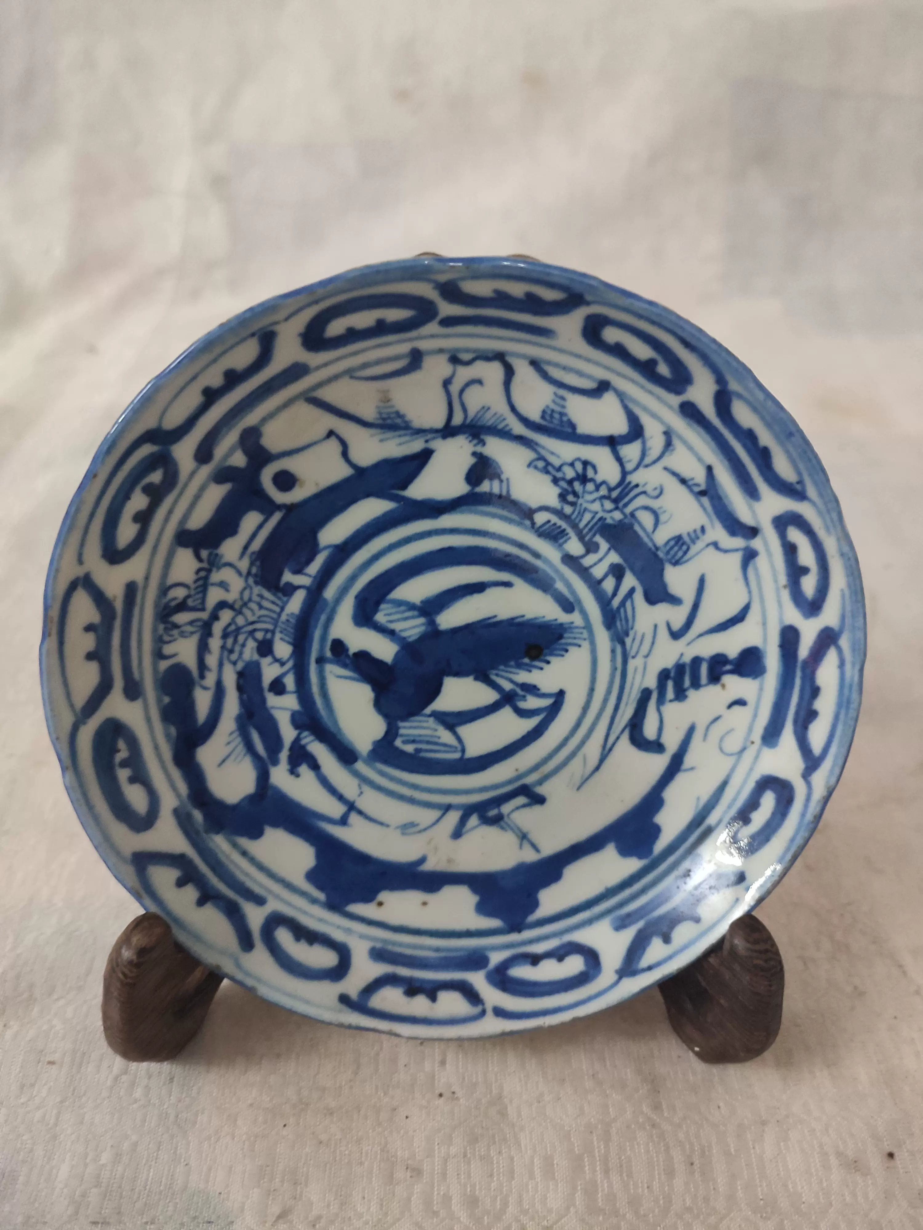 9029清乾隆花卉粉彩大盘，口径22.8厘米