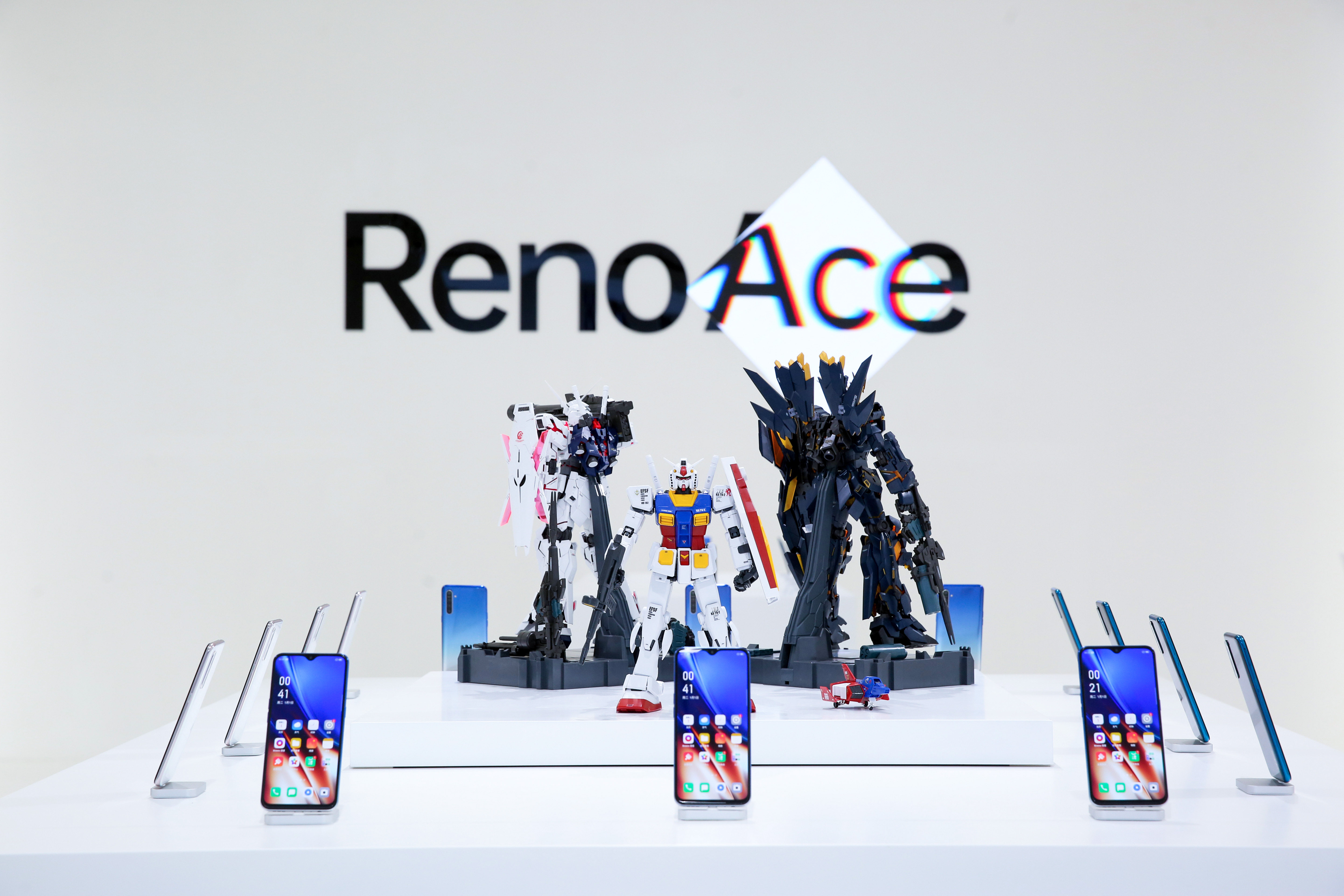 renoace高达版联名款太心动了