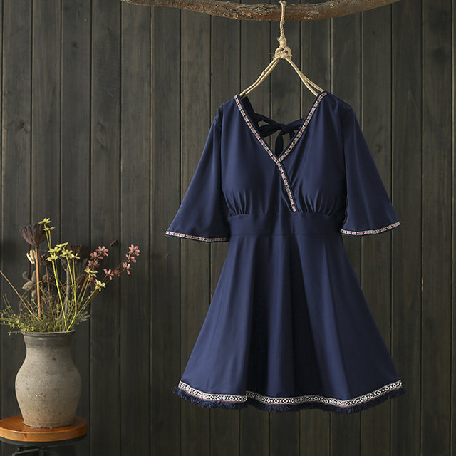 Plus size swimsuit for women fat mm 200Jin [Jin is equal to 0.5 kg] Covering flesh and belly ethnic style fringed one-piece skirt style short-sleeved hot spring swimsuit