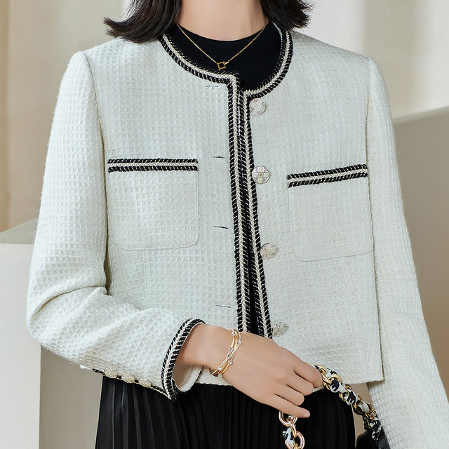 2025 Heavy sense of high-end, small fragrant coat, textured round neck rough edge tweed spring and autumn  spring short women's clothing