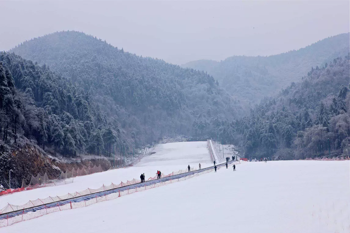 大明山万松岭滑雪场