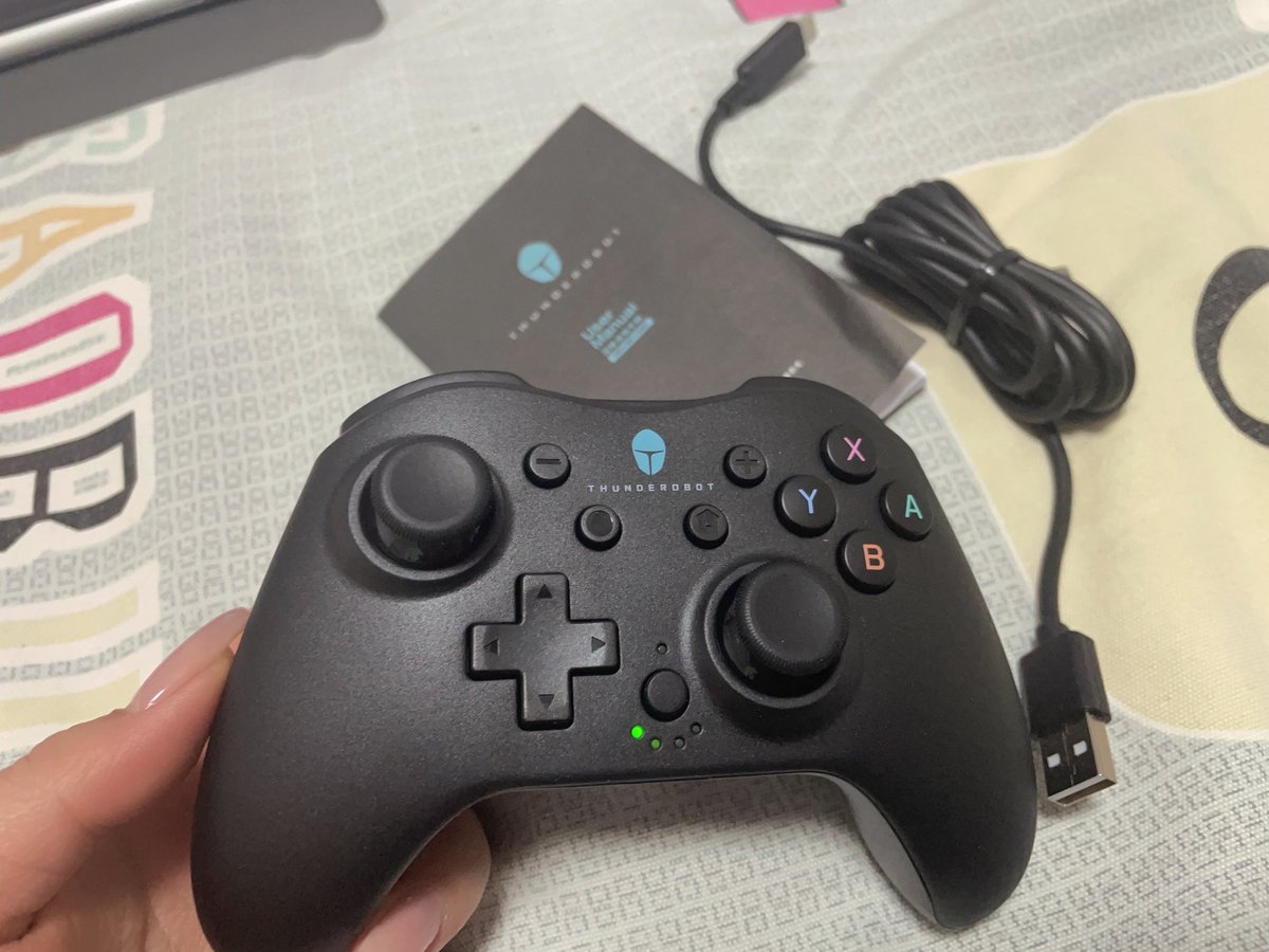 雷神G40适配Switch手柄，无线有线双模式，游戏玩家推荐