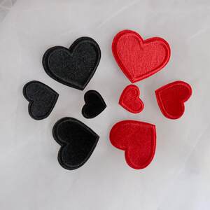 Self -stick small love patch sticker large small slot sticks down jacket clothes pants decoration repair and renovation peach heart embroidery sticker
