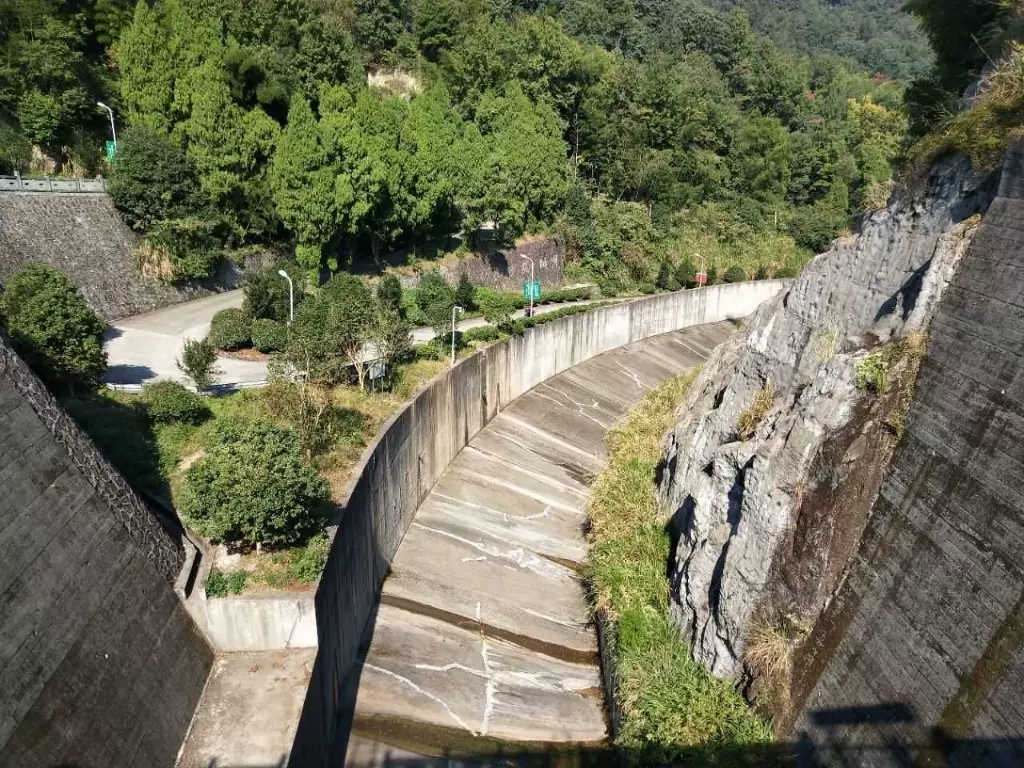 南山湖风景区