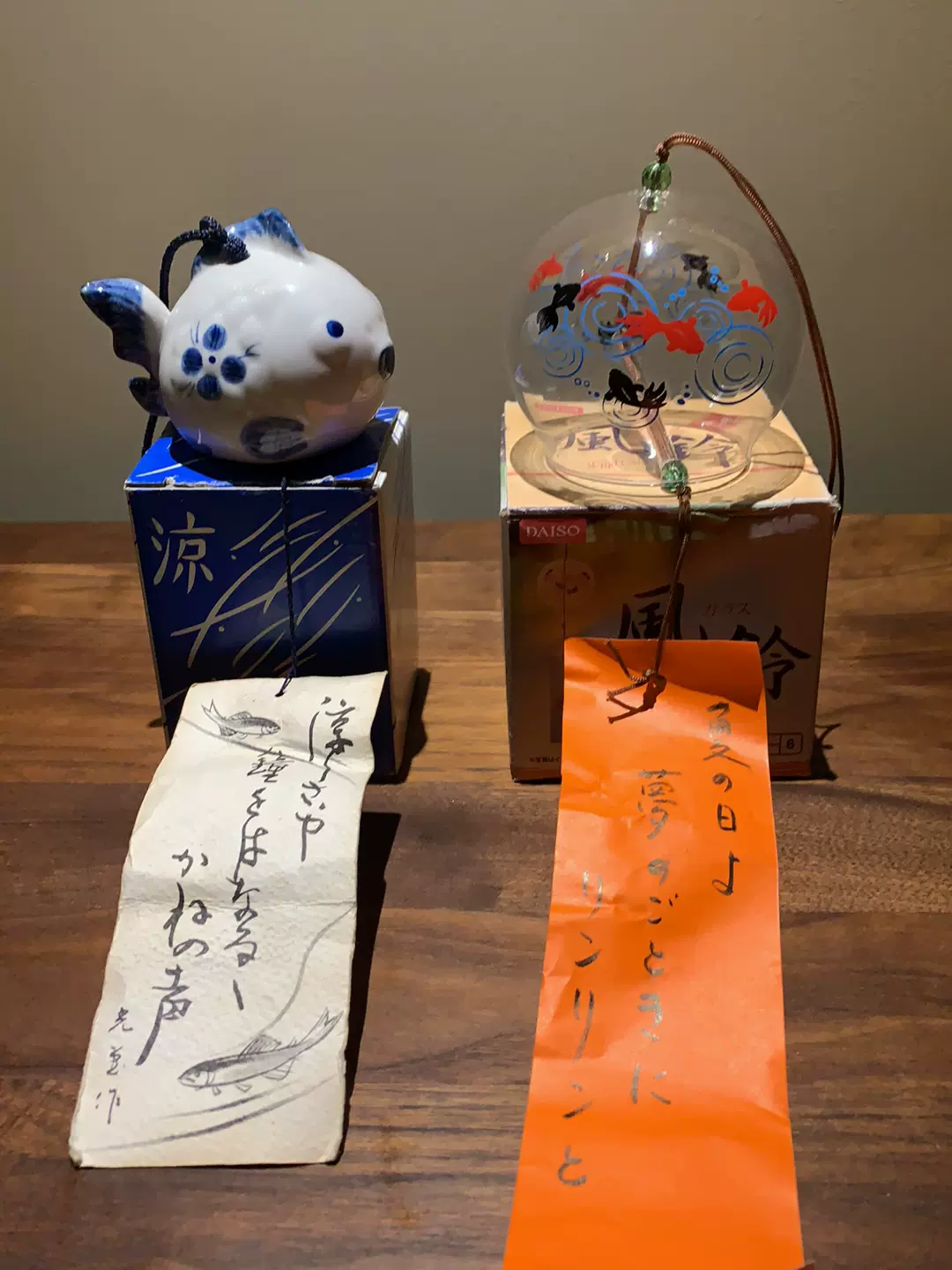 日本金鱼风铃左边陶瓷金鱼85 右边玻璃金鱼已售满百包邮