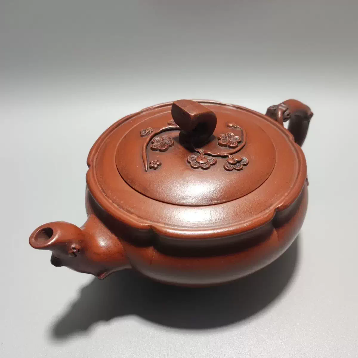 ※中国古美術/朱泥紫砂梅型茶壺/(底款有り) 中国古美術/朱泥紫砂梅型茶壺/(底款有り)