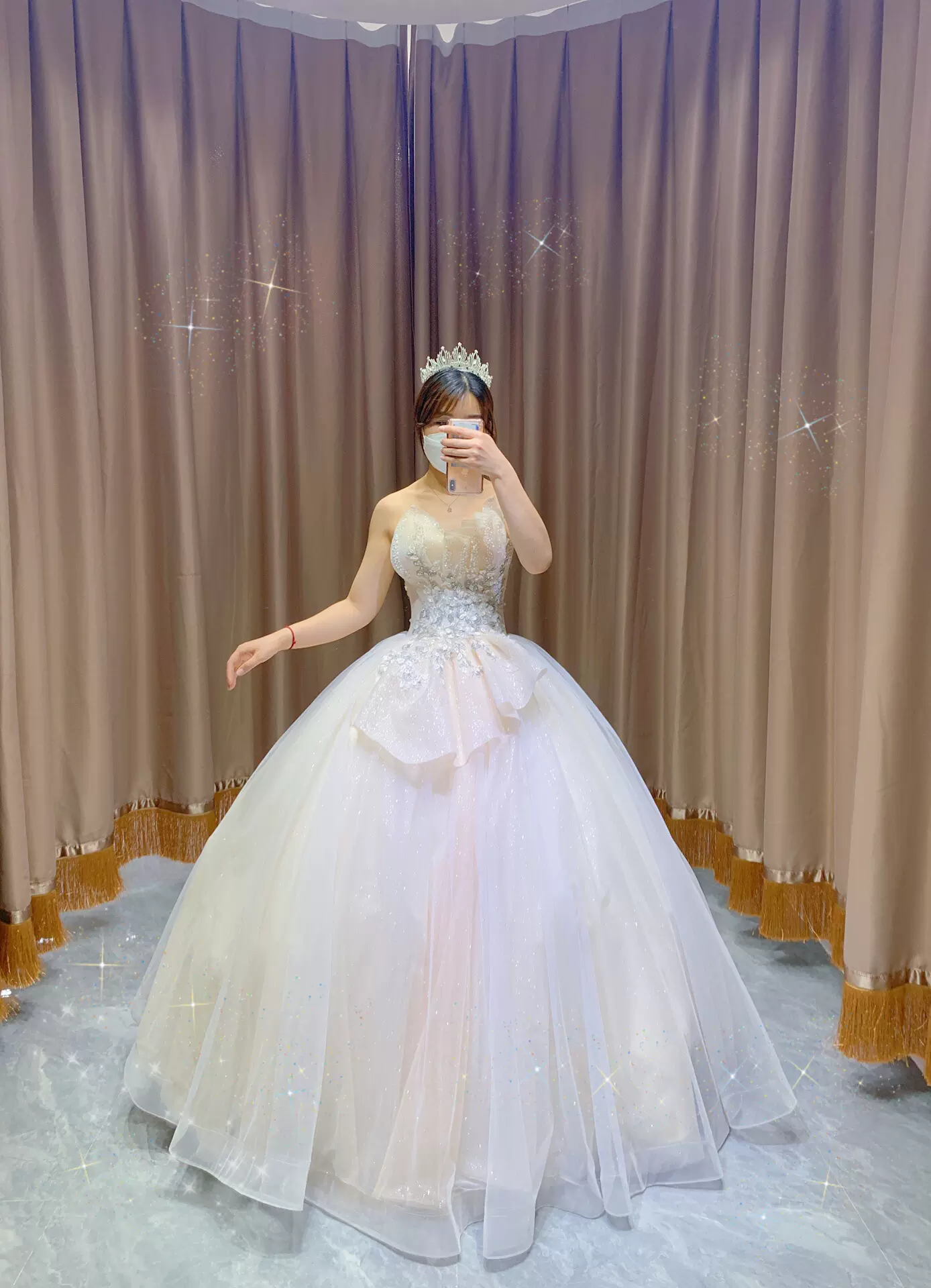 高品质抹胸婚纱，防走光！喜欢私聊可小刀