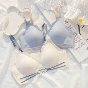 Warong -free underwear girl girl girl style light and light, small chest gathered, integer, anti -downward drooping large bras set
