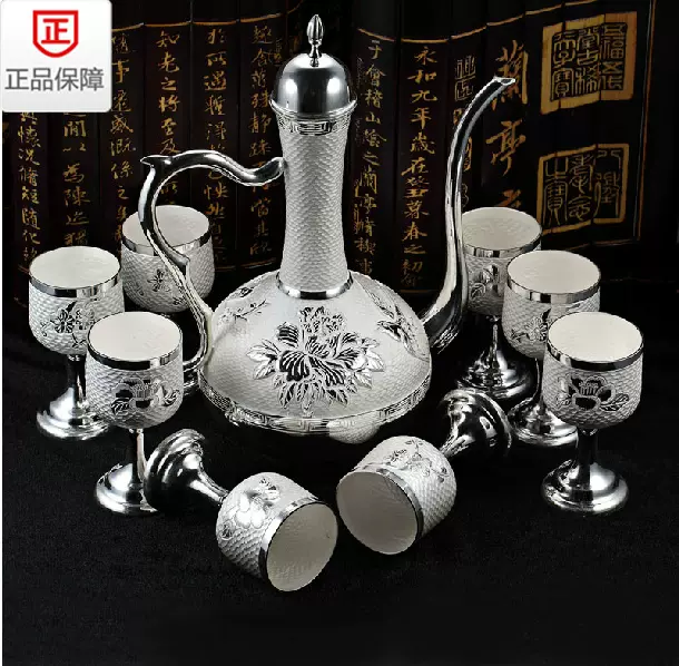 中国純銀酒器セット（足銀999酒具套装） ともす