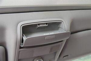 
Volkswagen Tiguan Scirocco Skoda Yedi roof glasses case glasses frame roof glove box bracket