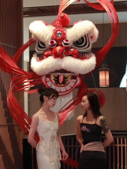 広東獅子舞 - 本格的な佛山獅子（青城飛虹）