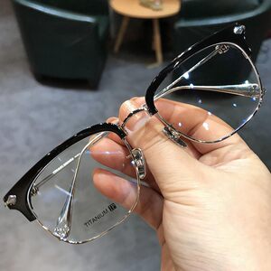 
High-end glasses frame Joker Xue's same style half-frame eyebrows and big face widened titanium can be equipped with anti-blue light myopia flat light
