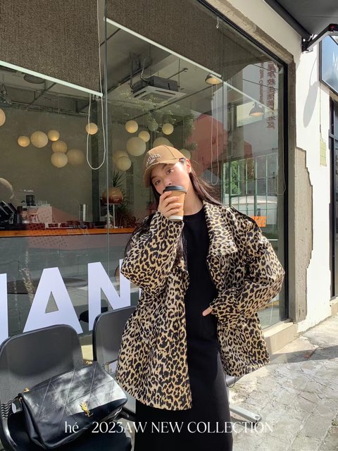 Clearing goods European designers show their styles, full of details, eye-catching personality, leopard print work clothes windbreaker jacket
