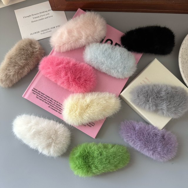 New autumn and winter style fluffy and soft ins big hair clip Korean super fairy plush hair accessories cute girl bb edge clip
