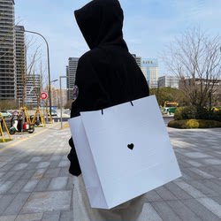 White Heart-Shaped Gift Bag, Large Brand Paper Bag, Birthday Gift Bag, Large Shopping Bag, High-End Packaging Bag, Thickened Bag