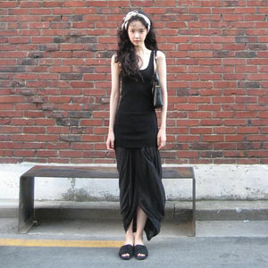 
ROCKMORE [Na Eun's same style] Korean women's ins black square neck slim suspender dress high-end long skirt