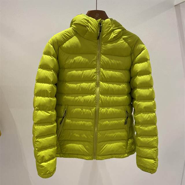 2024 Winter new thin and light hat outdoor down jacket female solid color yoga 90 white duck down warm jacket

