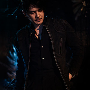 
Mo Chen men's cowhide black matte venom mottled old standing collar motorcycle suit men's leather jacket AN2461