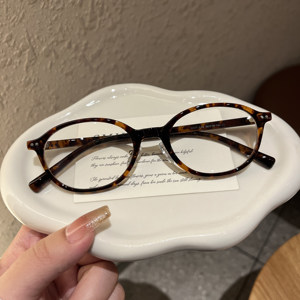 
Retro tortoiseshell miu-style nerd glasses for women with myopia can be matched with a height-count anti-blue light oval small frame eye frame