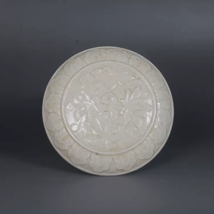 易定】銘 定窯 白磁刻花蓋盒 木箱付 中国古玩