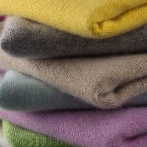 
[Flash sale clearance] 2025 winter soft round neck pullover wool sweater for women short base knitted sweater loose