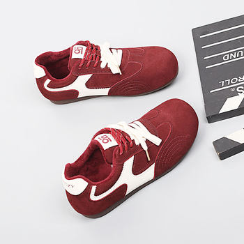 Plus size women's shoes 41 to 43 popular cotton shoes 2025 winter new style wide feet fat warm flat sole plus velvet sneakers