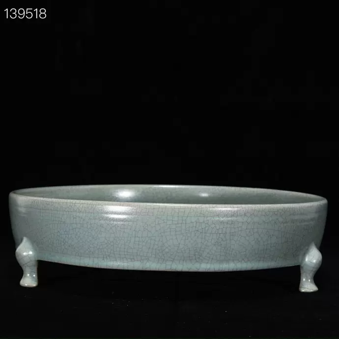 宋代汝窯（龍鳳文）薄金胴彫詩三足筆洗陶。 宋代汝窯（龍鳳文）薄金胴