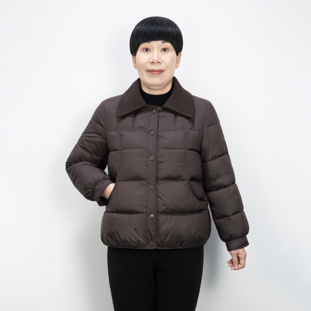 Mother in her 50s, winter coat, cotton coat, warm, comfortable and loose 2025 new style, middle-aged women's cotton coat, casual and age-reducing