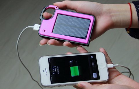 绿合能 太阳能充电器 iphone4s小米htc太阳能移动电源 手机充电宝