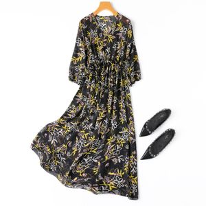 
Welfare model! Floral art! Breathable silk semi-translucent V-neck high-waisted loose dress with flowing elegance