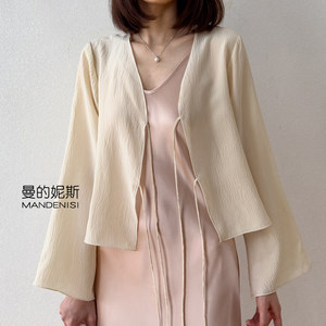 
Cool summer BI preparation! Light and airy silk bubble wrinkle short long-sleeved sunscreen shawl cardigan jacket