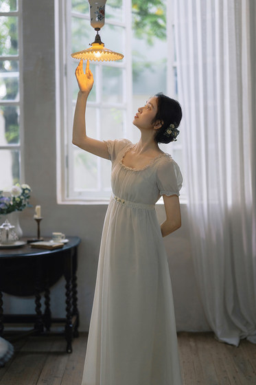 Shiguang Tailor Moon God Square Neck Classical French Gentle Immortal Qi Emperor Government High Waist Light Wedding Dress Bubble Sleeve Dress