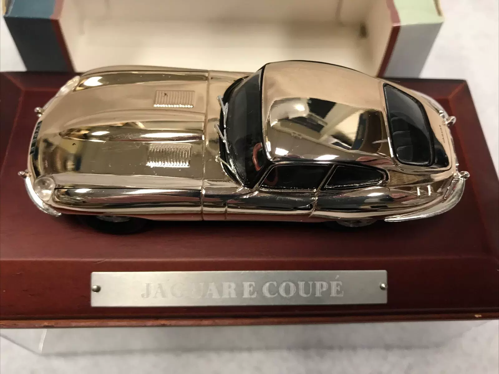 IXO 1:43电镀合金车模捷豹Jaguar E Coupe 03 46#