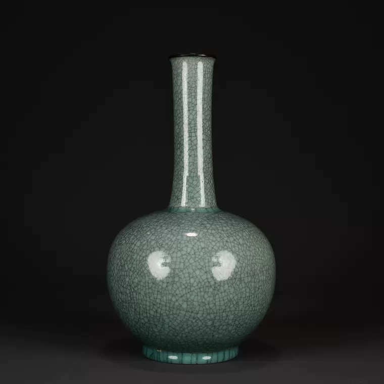 北宋清凉寺汝官窑天青釉铭文黑口长颈胆瓶