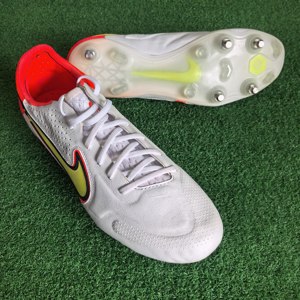 
DB0822-616 Legend 9 Nike NIKE LEGEND SG hybrid nail fixed steel nail natural grass football shoes