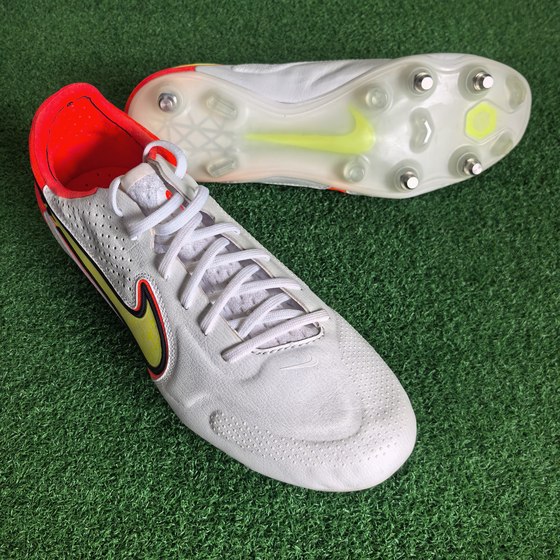 
DB0822-616 Legend 9 Nike NIKE LEGEND SG hybrid nail fixed steel nail natural grass football shoes