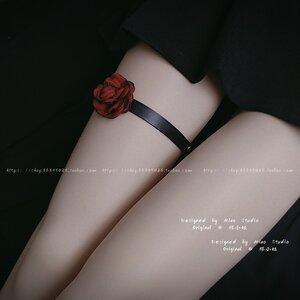 Pure desire hot girl is ins -sexy dark original bed, jet jet dance, performed thigh ring jumping leg decoration
