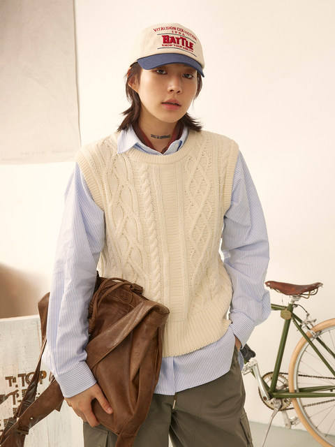 Octopusme octopus home round neck loose knit vest vest vest autumn and winter lazy asymmetric horse clip sweater female