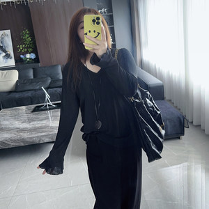 
Small trumpet sleeves, plus size women's clothing, 2025 early autumn clothing for fat mm, new loose bottoming shirt, round V-neck t-shirt top