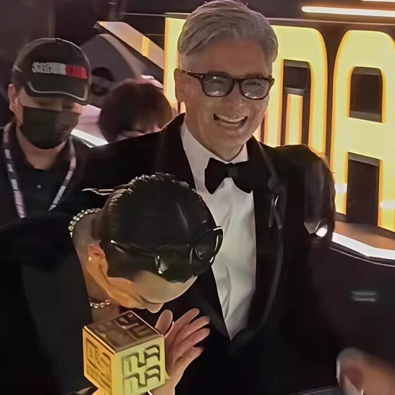 
Good version! Fa Ge’s same light blue lens tf sunglasses old money style can be matched with myopia