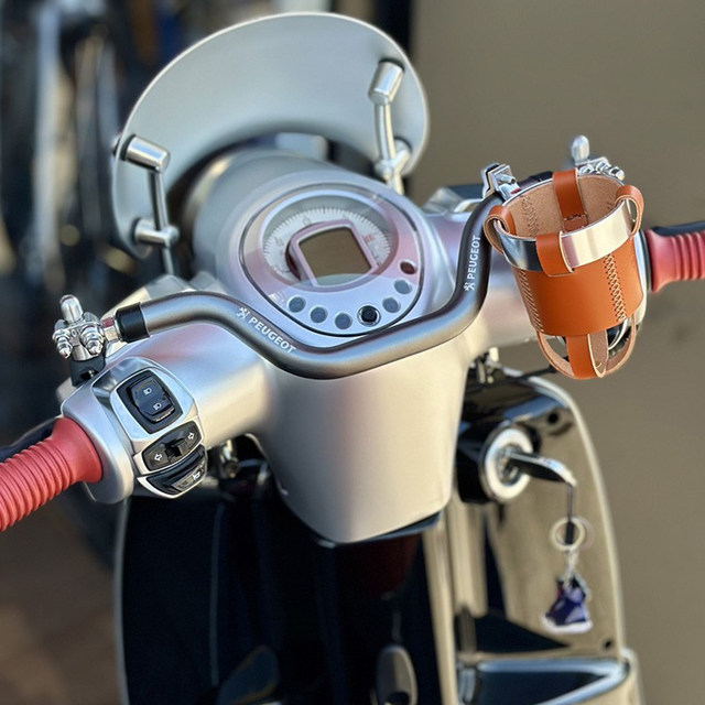 Suitable for motorcycle crossbar logo Django 150 coffee modified mobile phone holder extension rod multi-purpose child armrest