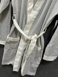 
Women's thin bathrobe medium size nightgown