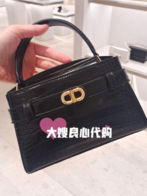 Charles/Keith Kelly female CK2-50270880 hand-shoulder mesengers classic explosion model women's bag
