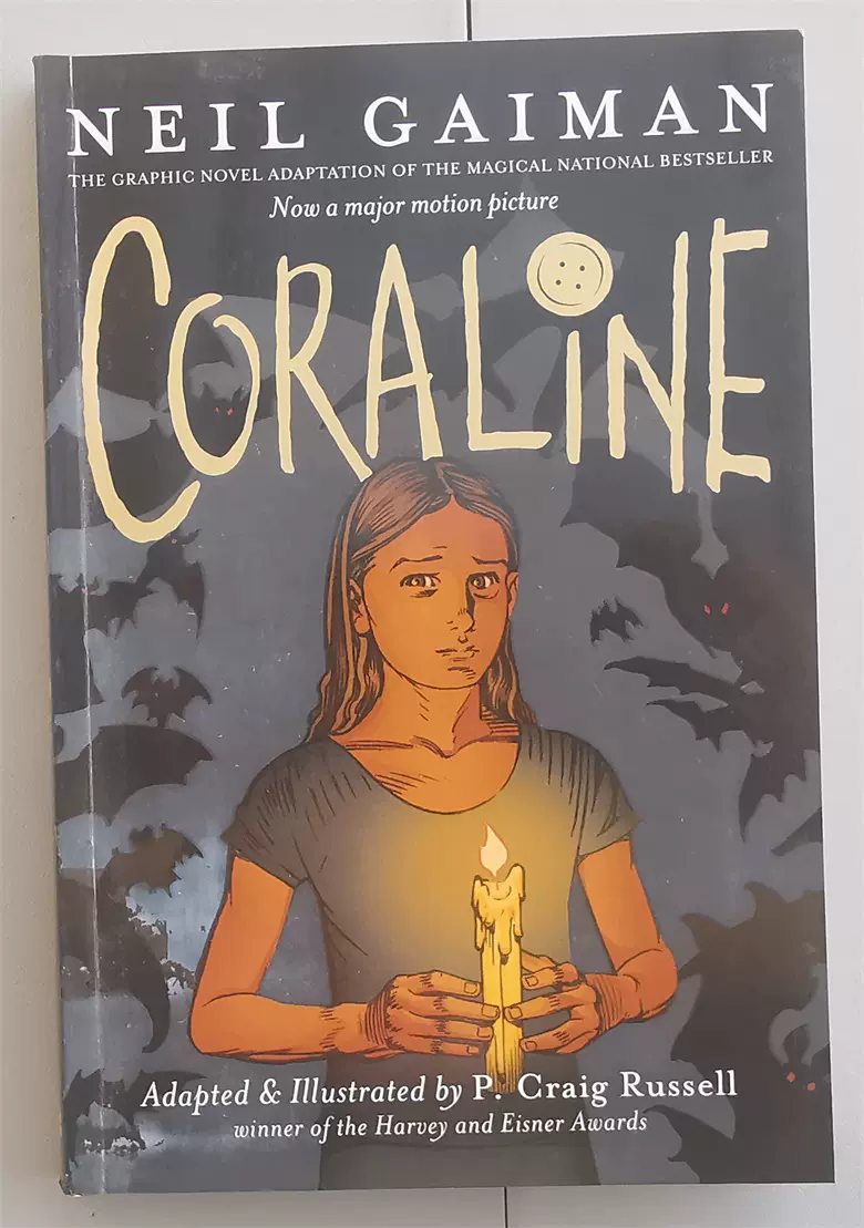 折痕瑕疵英文儿童平装漫画故事Coraline: The Graphic Novel-Taobao