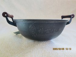 Household Cast Iron Wok Deepened and Thickeneded Pig Iron Uncoated Solid Wood Anti-Scalding Handle Gas Stove Induction Cooker Universal