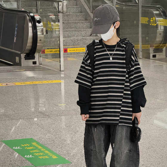 
Boys sweatshirt spring and autumn 2026 new fake two-piece children's long-sleeved T-shirt medium and large children's striped fashionable autumn top