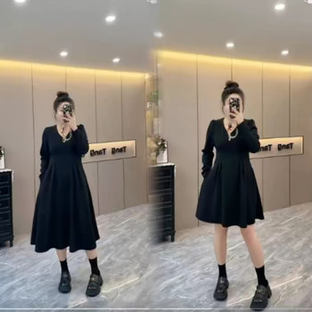 Plus size women's fashionable age-reducing little black dress