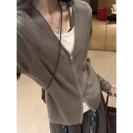 
Leave 1992 Fall and Winter New Product Fake Two-Piece Versatile Slim Wool Zipper Cardigan Women Pullover Casual Sweater Women