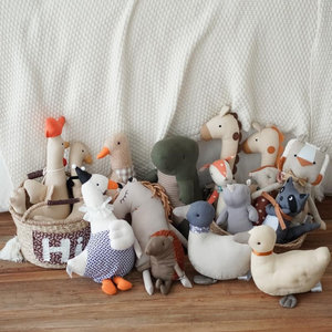 
ins Korean cartoon big goose plush doll fabric comforting doll home decoration pillow baby photo props